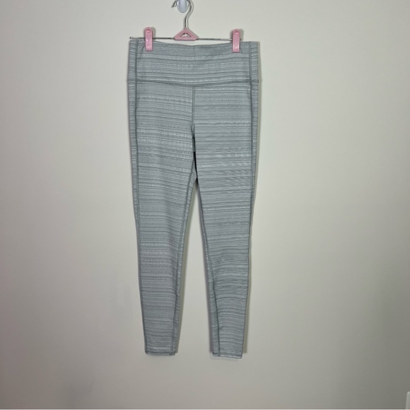 Athleta Gray Textured Tight Fit Leggings Women Size Medium Active Wear Gym - Picture 1 of 7